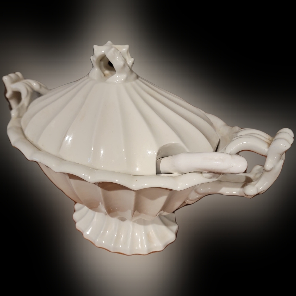 Red Cliff VICTORIAN White Ironstone Soup Tureen 1958-73 with original ladle
